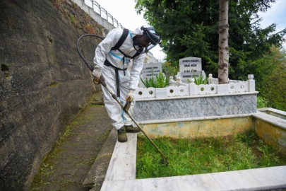 MEZARLIKLAR ANNELER GÜNÜ’NE HAZIRLANIYOR