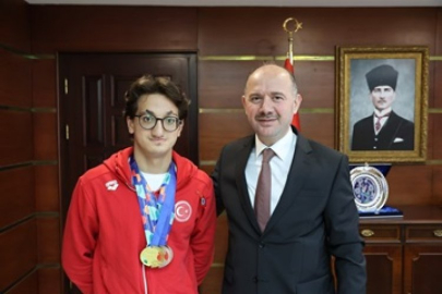 Vali Serdengeçti, Avrupa Şampiyonu Turgut Aslan Yaraman’ı Makamında Kabul Etti