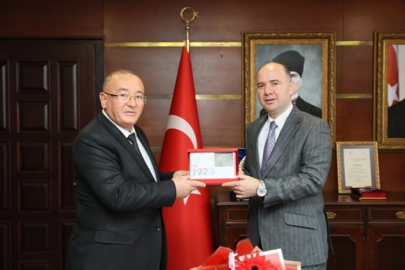 Vali Serdengeçti, PTT’nin 184. Yılını Kutladı