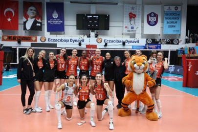 Eczacıbaşı Dynavit, Zeren Spor’u mağlup etti