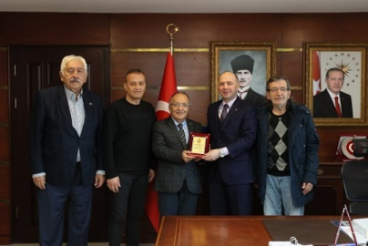 GAZETECİLER DERNEĞİ YÖNETİMİNDEN  VALİ SERDENGEÇTİ'YE TEŞEKKÜR ZİYARETİ  