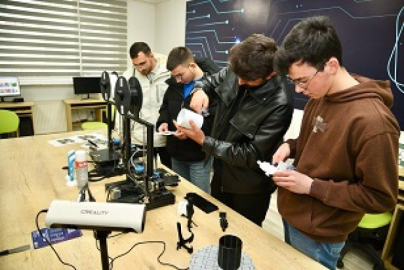 3D YAZICI VE TASARIM EĞİTİMİYLE GENÇLERİ GELECEĞE HAZIRLIYOR