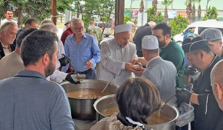Müftülükten vatandaşlara aşure ikramı