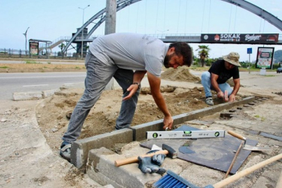 ŞEHİR GENELİNDE KALDIRIMLARA ENGELLİ RAMPALARI YAPILIYOR