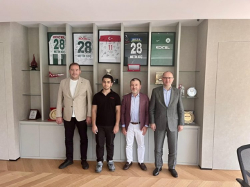 Vali Serdengeçti’den Giresunlu İş İnsanına Ziyaret