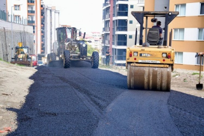 GEDİKKAYA MAHALLESİ 102 NOLU SOKAK ASFALTA KAVUŞUYOR
