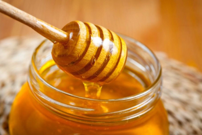 Arı Sütü Menopozu Hafifletiyor, Ham Bal Zihni Keskinleştiriyor