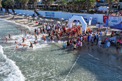 Kuşadası’nda Kulaçlar Otizmli Çocuklar İçin Atıldı