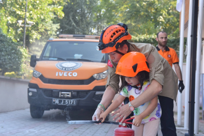 Minik İtfaiyeciler Göz Kamaştırdı