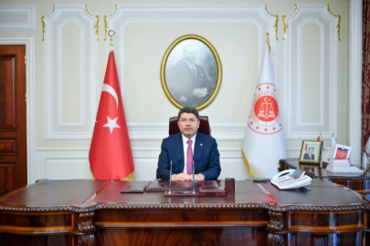 Yargıya Taze Kan: Adalet Bakanı Tunç, 1000 Hâkim ve Savcı Yardımcısı Alımı Müjdesini Duyurdu!