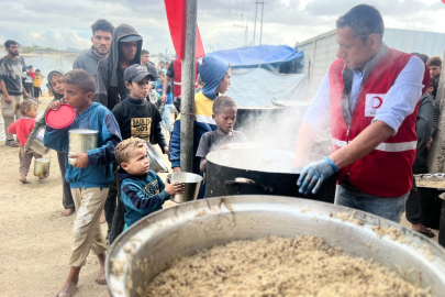 İyilik gemisi yardımları Gazze'de... Sıcak yemekler günlük 35 bine yükseldi