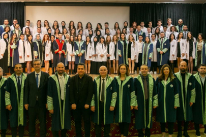 BEYAZ ÖNLÜKLE MESLEĞE İLK ADIM