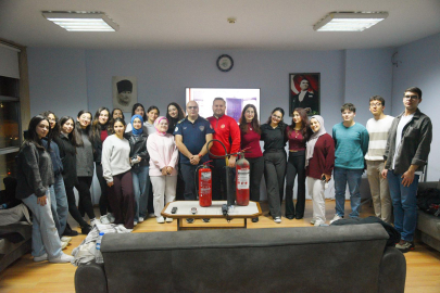 TIP FAKÜLTESİ ÖĞRENCİLERİNE YANGIN GÜVENLİĞİ EĞİTİMİ