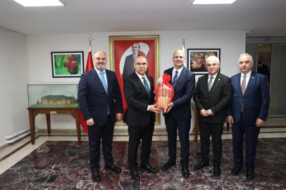 Vali Koç, Tebrikleri Kabul Etti, İade-i Ziyaretlere Başladı