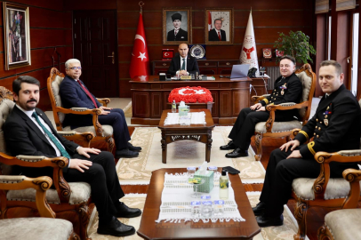 VALİ MUSTAFA KOÇ, METEOROLOJİ VE SAHİL GÜVENLİK YETKİLİLERİYLE BİR ARAYA GELDİ