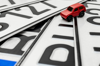 PLAKA KARMAŞASINA SON! HATALI PLAKALAR ÜCRETSİZ DEĞİŞTİRİLECEK