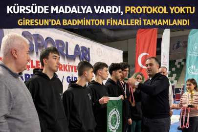 KÜRSÜDE MADALYA VARDI, PROTOKOL YOKTU