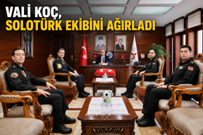 VALİ KOÇ, SOLOTÜRK PİLOTLARINI MAKAMINDA AĞIRLADI
