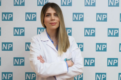 Ayna Karşısında Yapılan Olumlamalar Terapi Yerine Geçmiyor!